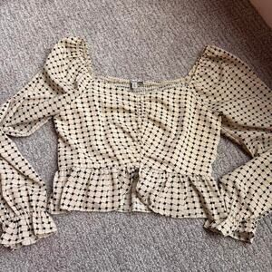 Papaya cream and black